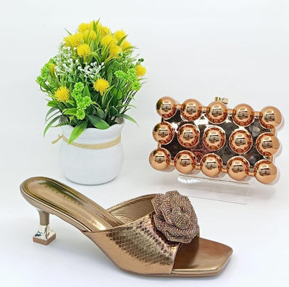 pochette et chaussures pour femme